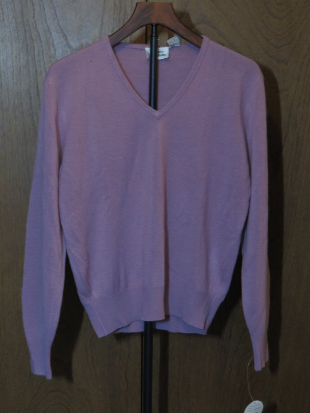 NEW WITH TAGS Vintage Country Suburban’s L Long Sleeve V Neck Pullover Sweater